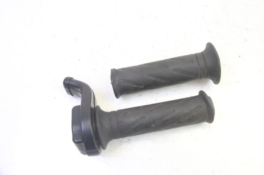 photo de THROTTLE GRIP SUZUKI DL V STROM 1000 (2002 - 2007) - Main view