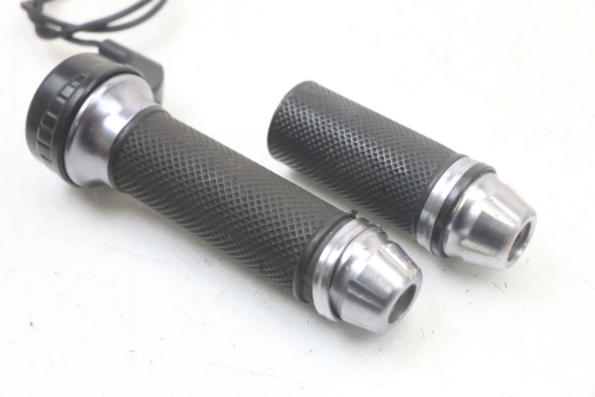 photo de THROTTLE GRIP EBROH BRAVO GLE 1 (2020 - 2024)