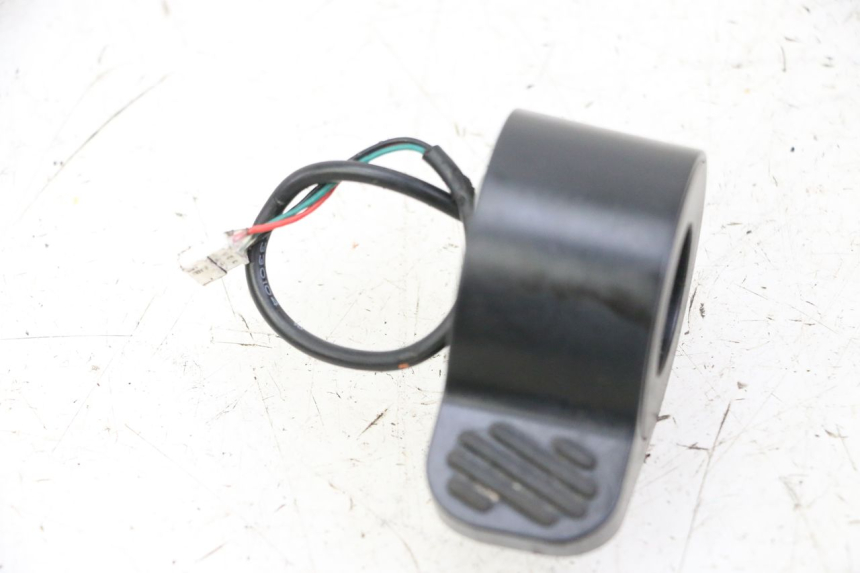 photo de THROTTLE GRIP SEGWAY NINEBOT F40E 1