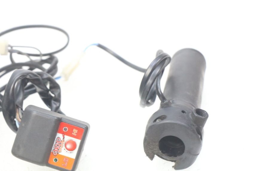 photo de THROTTLE GRIP HONDA FES PANTHEON 2T 125 (1998 - 2002)