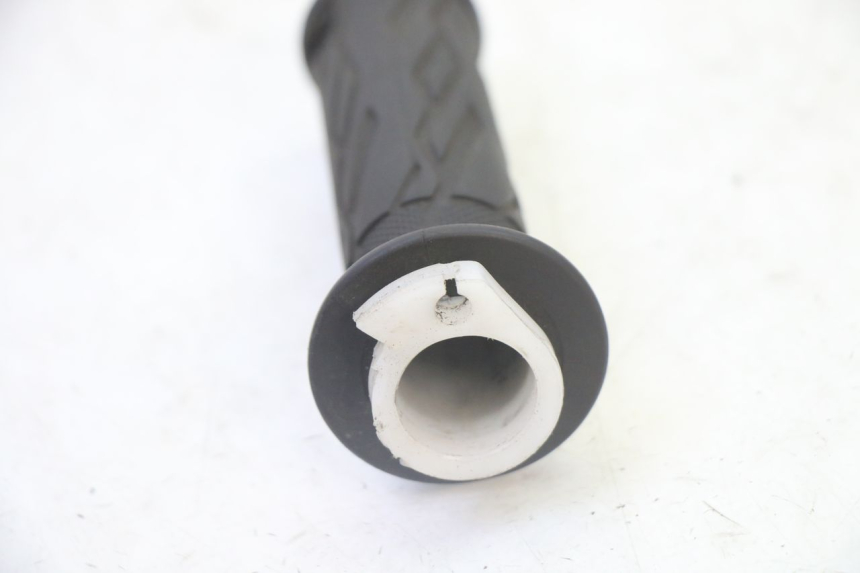 photo de THROTTLE GRIP STAHO FH 50 (2018 - 2019)