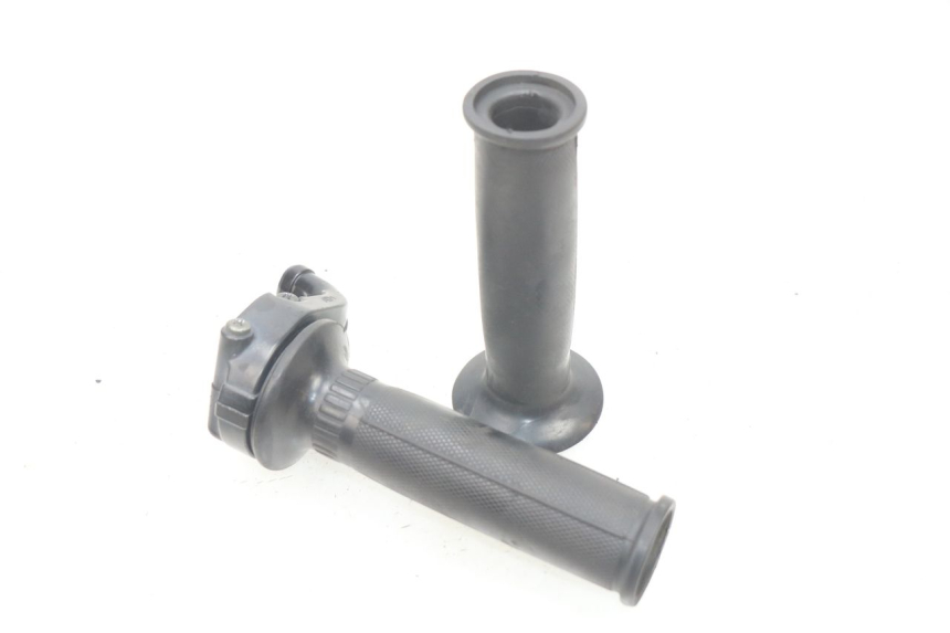 photo de THROTTLE GRIP YAMAHA FJ 3CX 1200 (1986 - 1996)