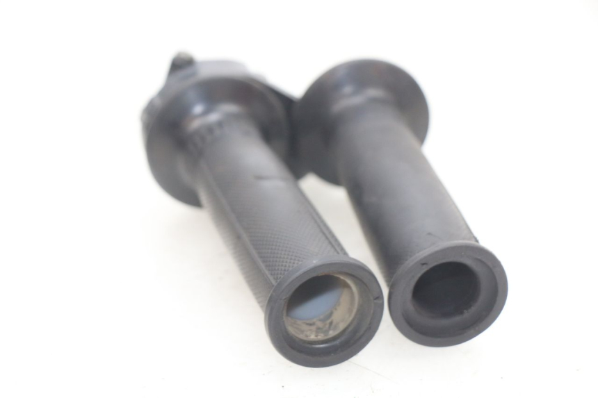 photo de THROTTLE GRIP YAMAHA FJ 3CX 1200 (1986 - 1996)
