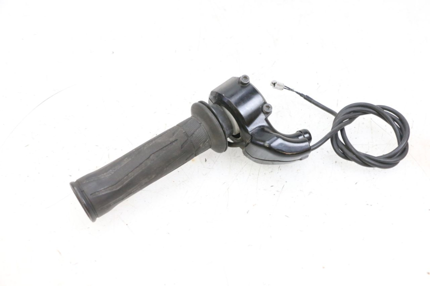 photo de THROTTLE GRIP YAMAHA FJR ABS 1300 (2006 - 2012) - Technical close-up