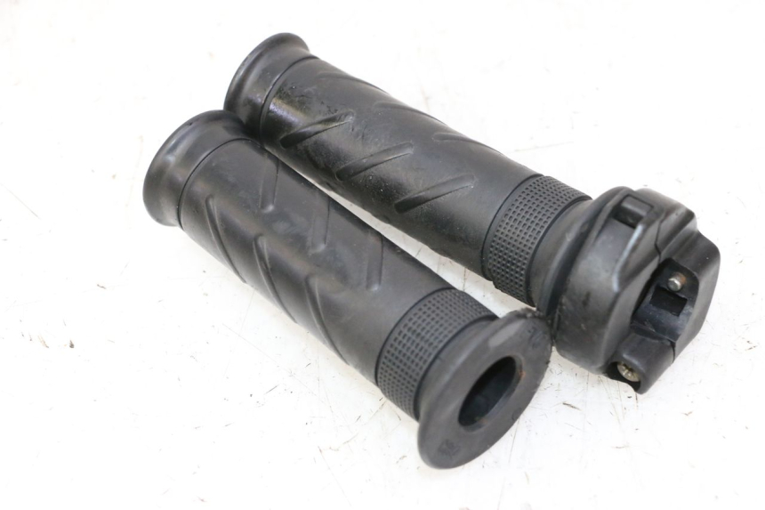 photo de THROTTLE GRIP DAELIM HISTORY 125 (2001 - 2002)
