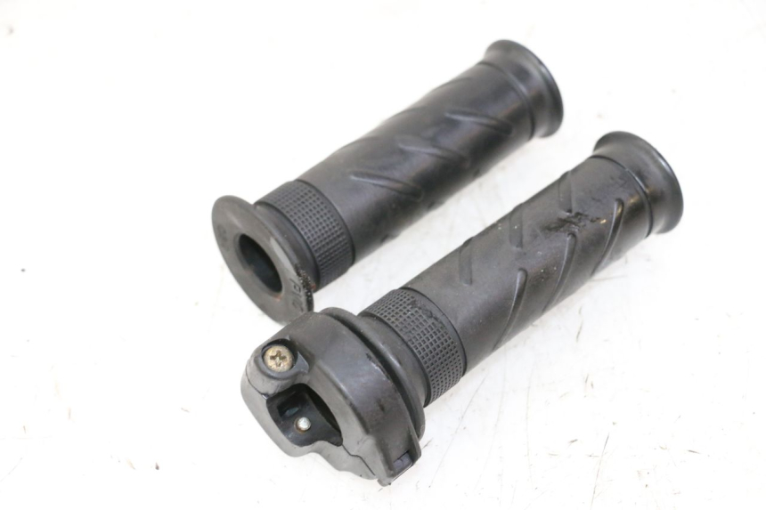 photo de THROTTLE GRIP DAELIM HISTORY 125 (2001 - 2002)