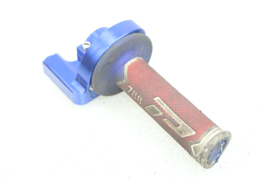 photo de THROTTLE GRIP HONDA CR 125 (1995 - 1997)