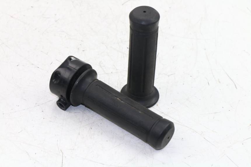 photo de THROTTLE GRIP HONDA NHX LEAD 110 (2008 - 2010)