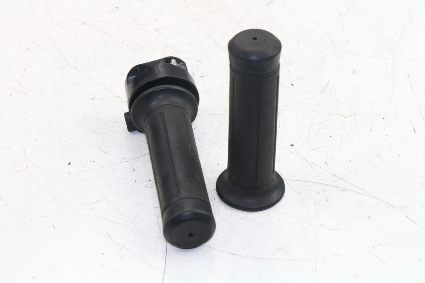 photo de THROTTLE GRIP HONDA NHX LEAD 110 (2008 - 2010)