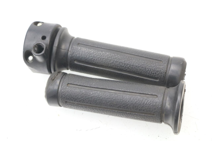 photo de THROTTLE GRIP HONDA SES DYLAN 125 (2002 - 2006)