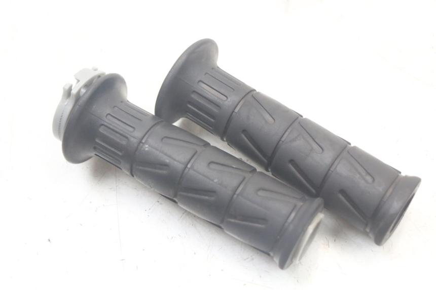 photo de THROTTLE GRIP KAWASAKI VERSYS ABS 650 (2015 - 2018)