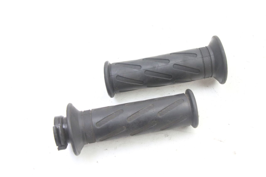 photo de THROTTLE GRIP PEUGEOT KISBEE 2T 50 (2018 - 2022)