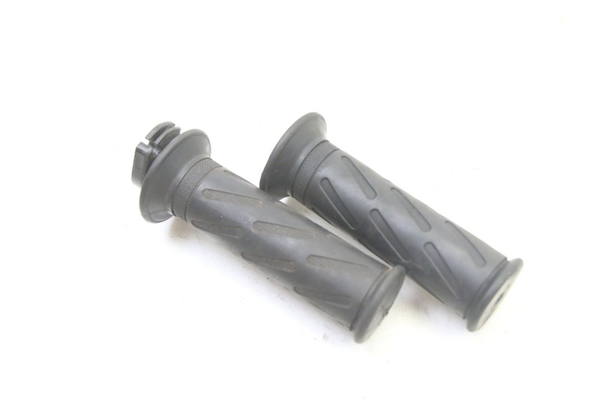 photo de THROTTLE GRIP PEUGEOT KISBEE 2T 50 (2018 - 2022)