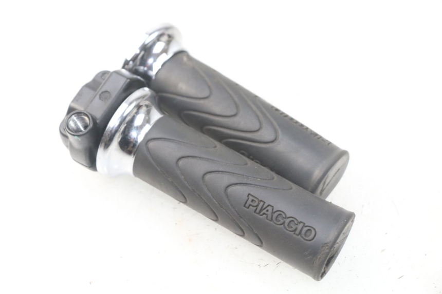 photo de THROTTLE GRIP PIAGGIO LIBERTY IGET 4T 50 (2015 - 2020)