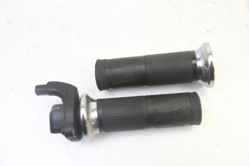 photo de THROTTLE GRIP PIAGGIO LXV 4T 50 (2009 - 2013)