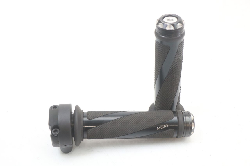 photo de THROTTLE GRIP MBK OVETTO ONE 2T 50 (2013 - 2017)