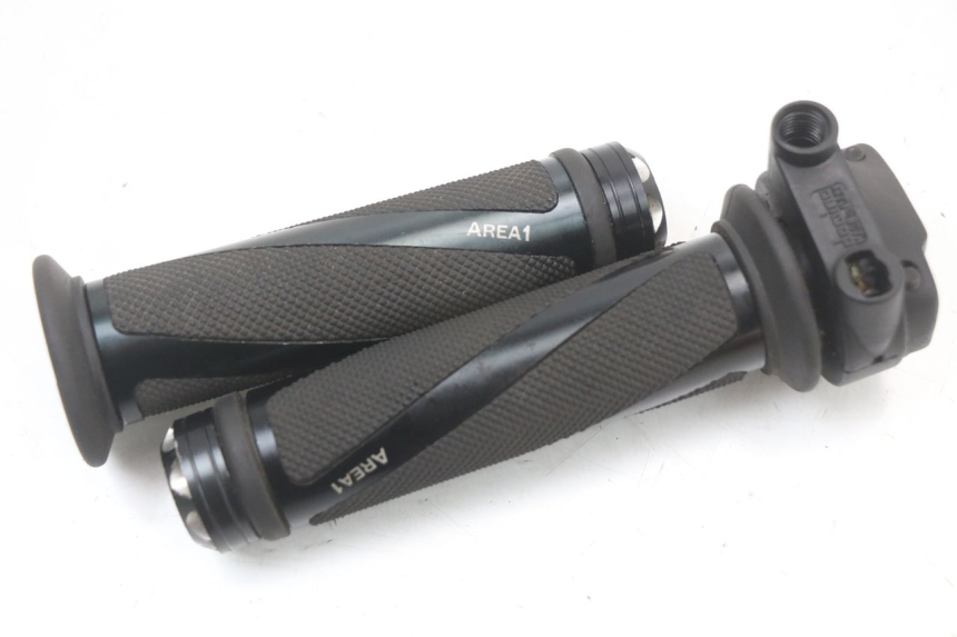 photo de THROTTLE GRIP MBK OVETTO ONE 2T 50 (2013 - 2017)