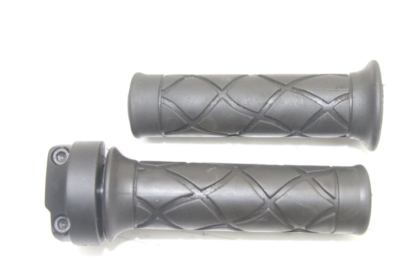 photo de THROTTLE GRIP MBK OVETTO ONE 2T 50 (2013 - 2017)