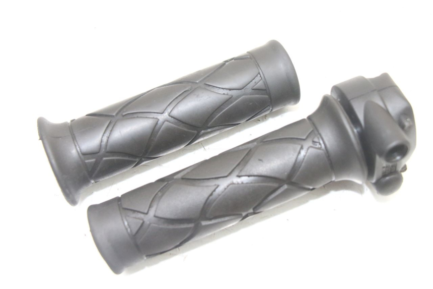 photo de THROTTLE GRIP MBK OVETTO ONE 2T 50 (2013 - 2017)