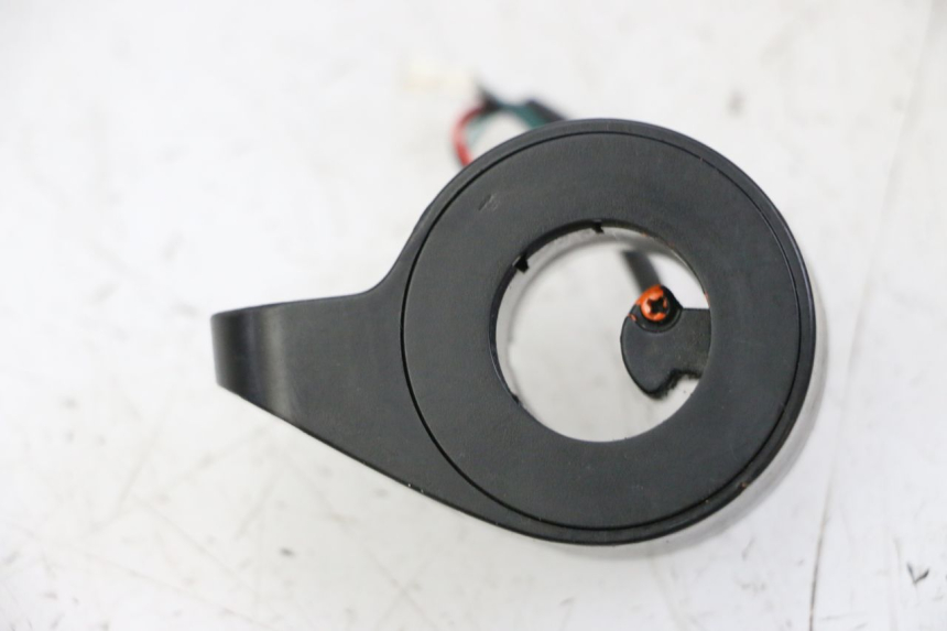photo de THROTTLE GRIP XIAOMI MI PRO 2 1