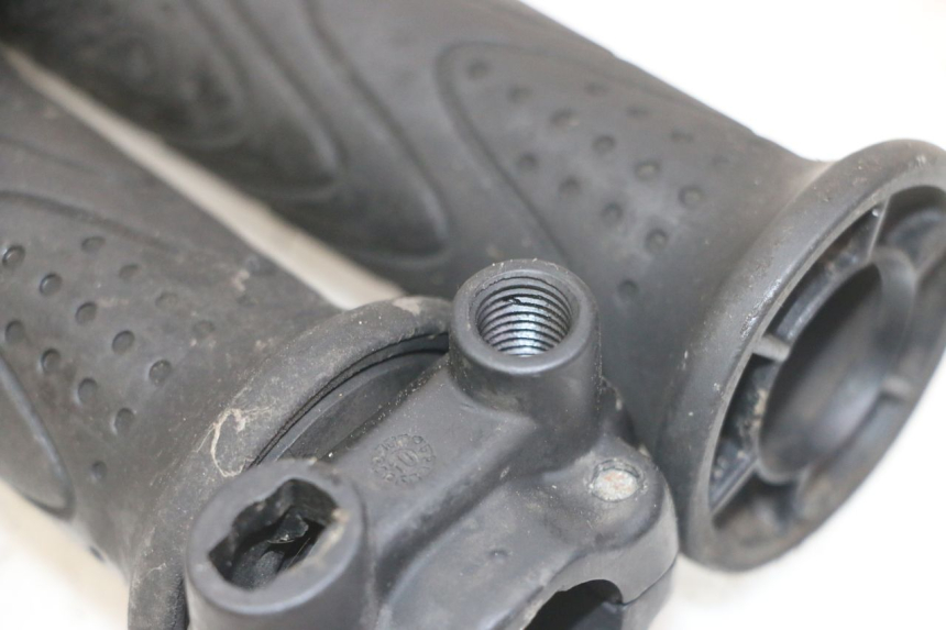 photo de THROTTLE GRIP PIAGGIO MP3 LT 300 (2010 - 2016)