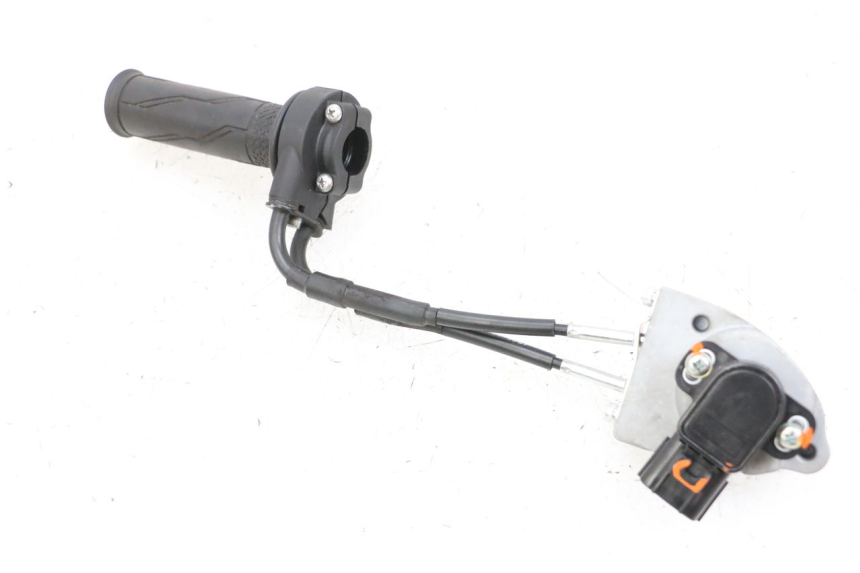 photo de THROTTLE GRIP YAMAHA NEO'S CORE 1 (2022 - 2026) - Component detail