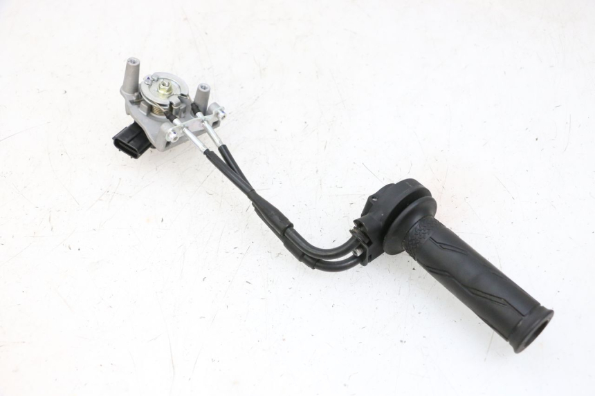 photo de THROTTLE GRIP YAMAHA NEO'S CORE 1 (2022 - 2026) - Distinctive features