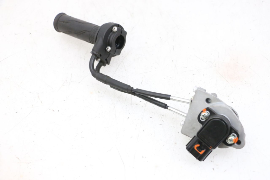 photo de THROTTLE GRIP YAMAHA NEO'S CORE 1 (2022 - 2026) - Detailed visual inspection