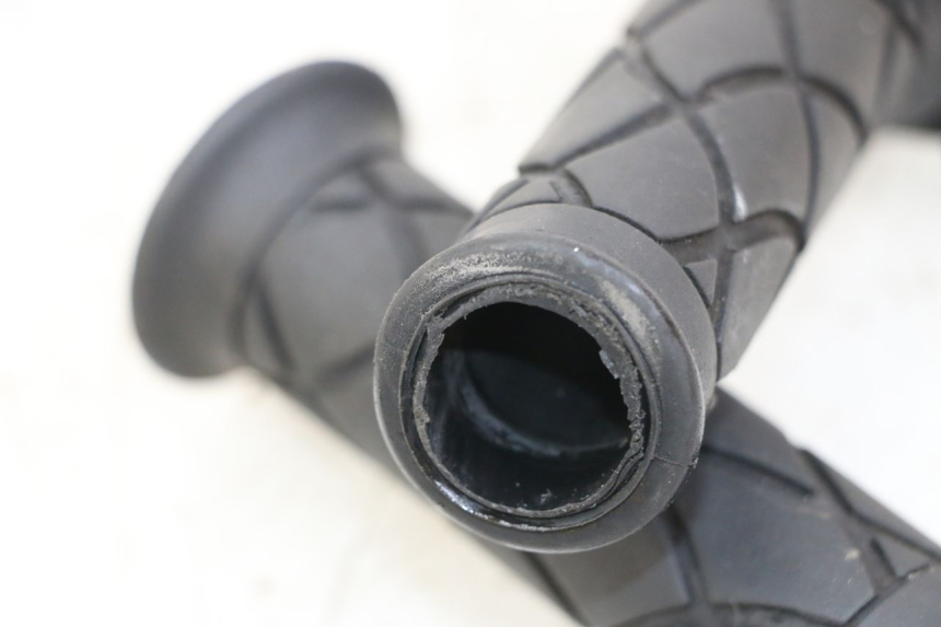 photo de THROTTLE GRIP YAMAHA NEOS NEO'S 4T 50 (2008 - 2016) - Alternative perspective