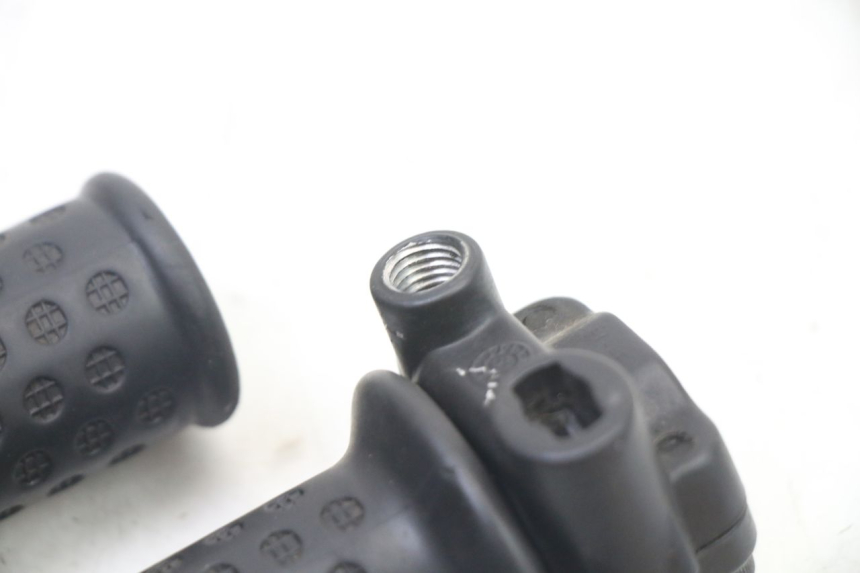photo de THROTTLE GRIP PIAGGIO NEW TYPHOON 50 (2018 - 2021)