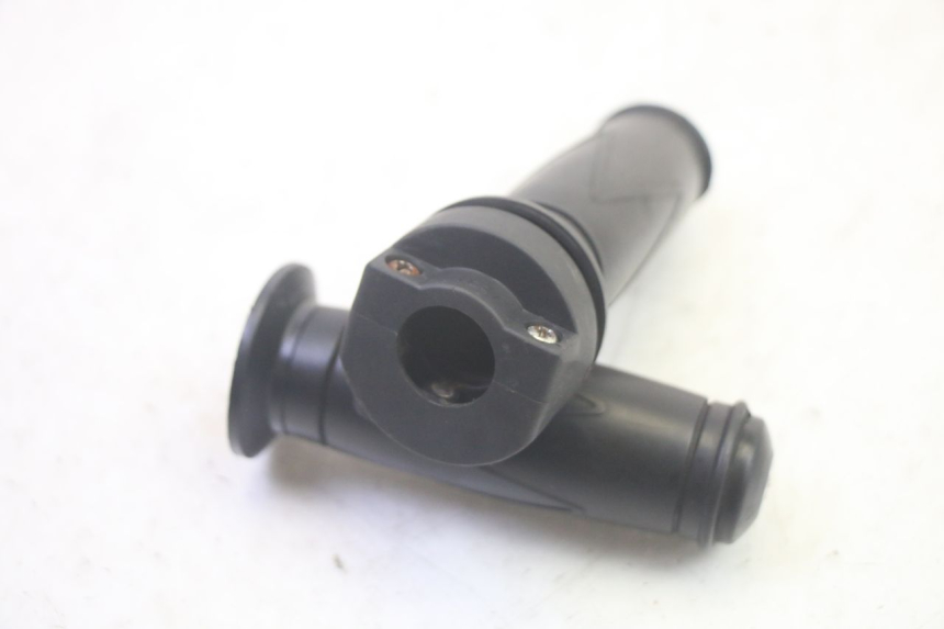 photo de THROTTLE GRIP JM MOTORS OLDIES GT 4T 50 (2018 - 2025) - Zoom on usage condition