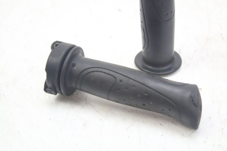 photo de THROTTLE GRIP SYM ORBIT 2 4T 50 (2018 - 2022)