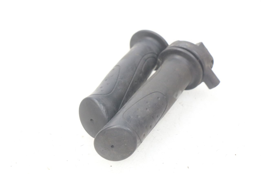 photo de THROTTLE GRIP SYM ORBIT III 3 4T 50 (2018 - 2021)