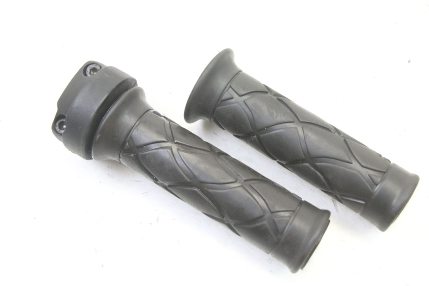 photo de THROTTLE GRIP MBK OVETTO 4T 50 (2008 - 2016)