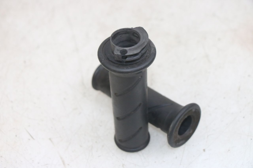 photo de THROTTLE GRIP PEUGEOT LUDIX 50 (2005 - 2007)