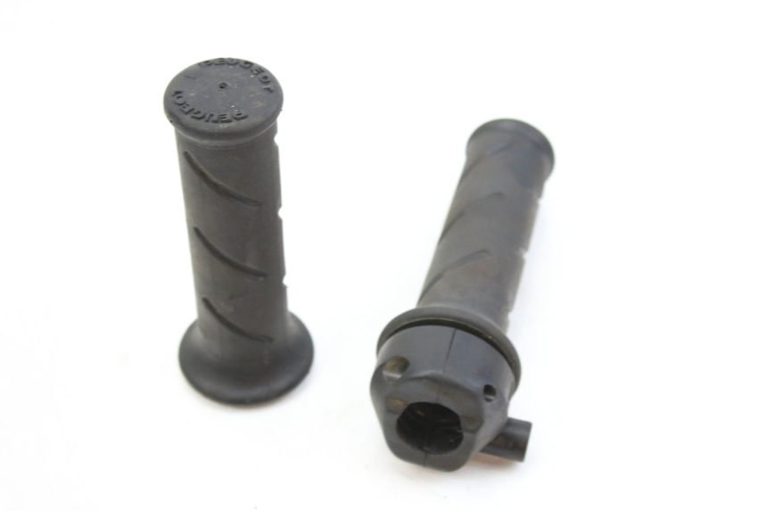 photo de THROTTLE GRIP PEUGEOT SV 125 (1991 - 1994)