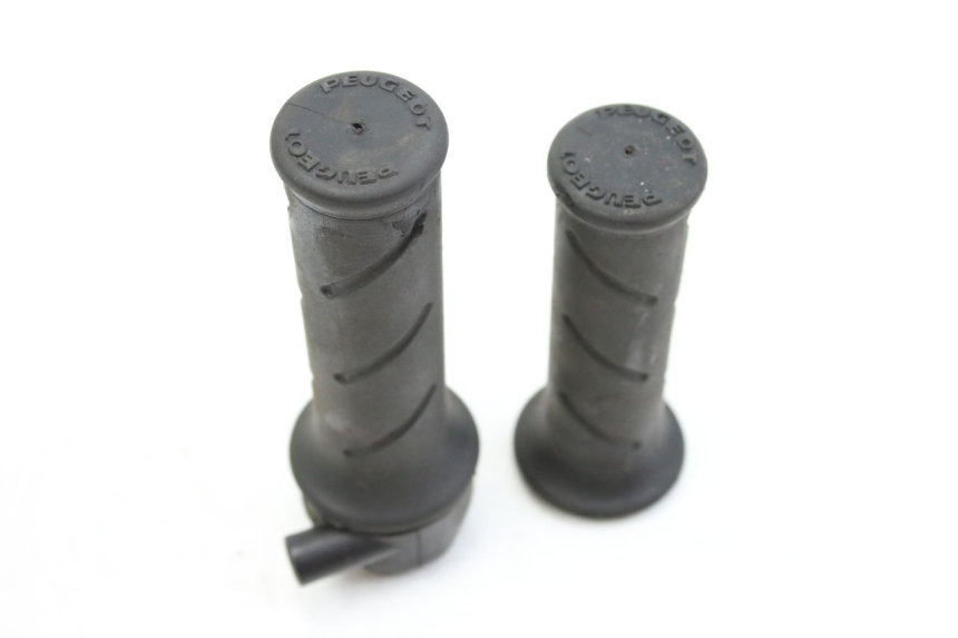 photo de THROTTLE GRIP PEUGEOT SV 125 (1991 - 1994)