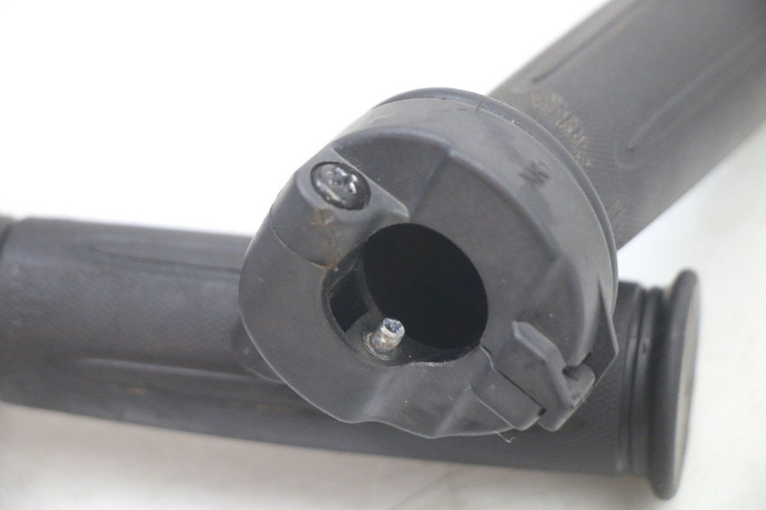 photo de THROTTLE GRIP PEUGEOT TWEET 4T 50 (2023 - 2025)