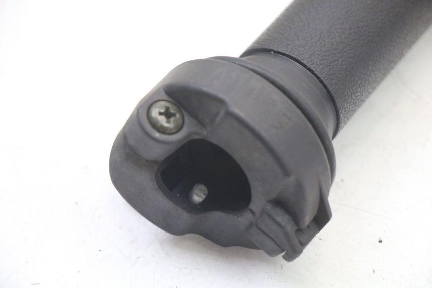 photo de THROTTLE GRIP PEUGEOT TWEET 4T 50 (2018 - 2020)