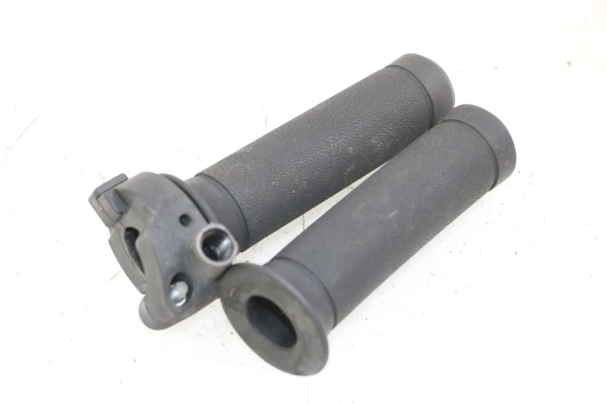 photo de THROTTLE GRIP PEUGEOT TWEET 4T 50 (2014 - 2019)
