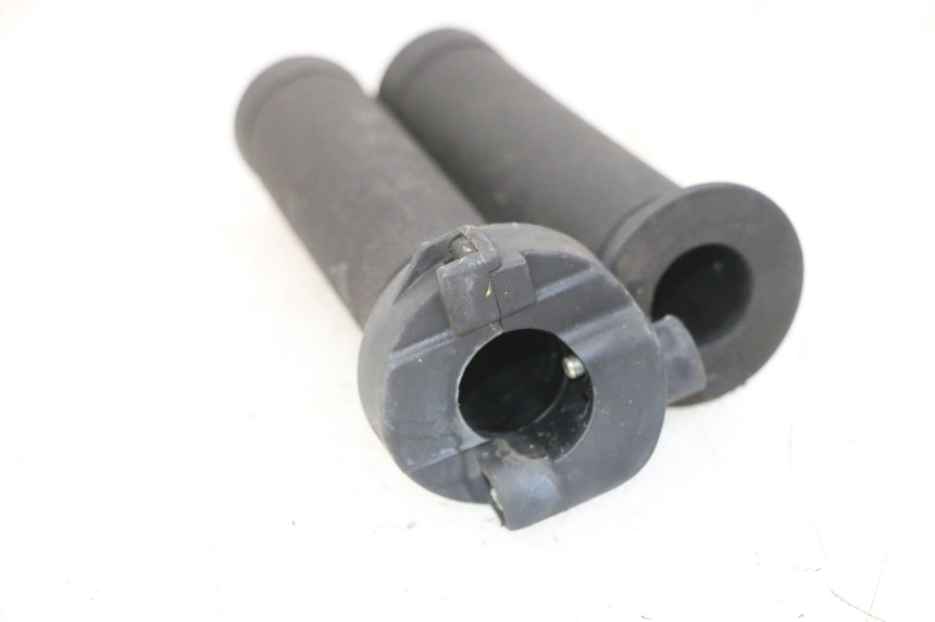 photo de THROTTLE GRIP PEUGEOT TWEET 4T 50 (2014 - 2019)