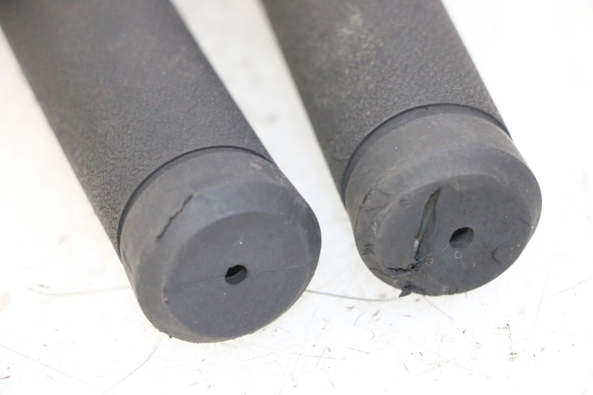 photo de THROTTLE GRIP PEUGEOT TWEET 4T 50 (2014 - 2019)