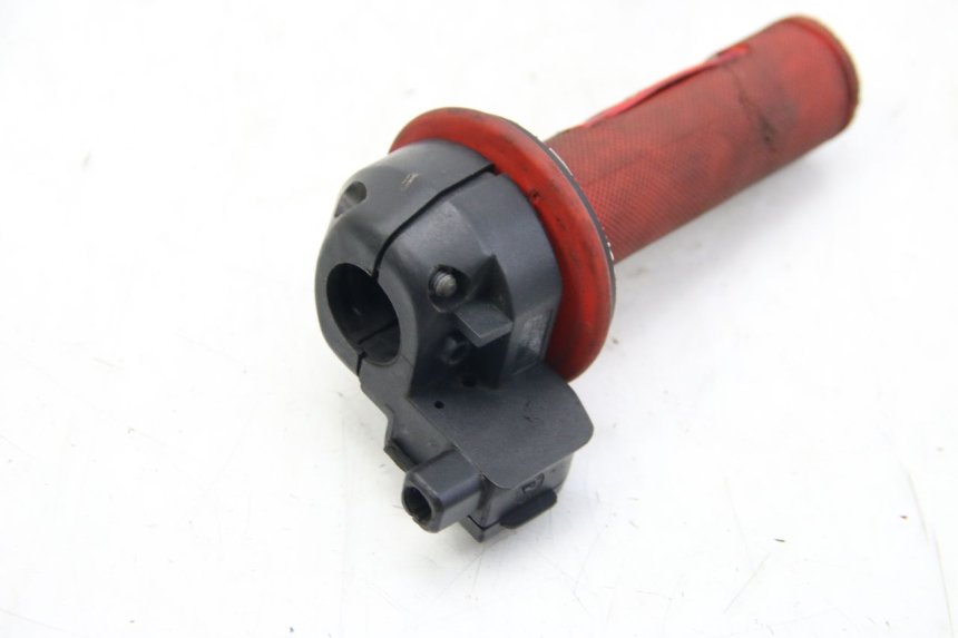 photo de THROTTLE GRIP PEUGEOT XP6 50 (2006 - 2011)