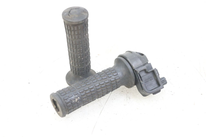 photo de THROTTLE GRIP PEUGEOT XP6 50 (1997 - 2003)