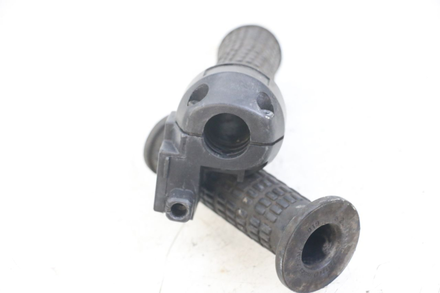 photo de THROTTLE GRIP PEUGEOT XP6 50 (1997 - 2003)