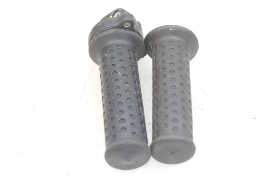 photo de THROTTLE GRIP PIAGGIO FLY 125 (2005 - 2012)