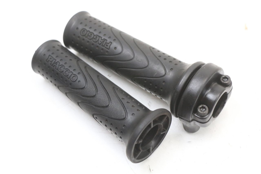 photo de THROTTLE GRIP PIAGGIO MP3 500 (2011 - 2015)