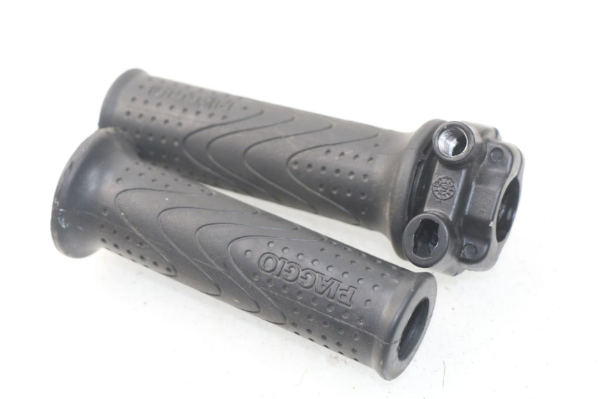 photo de THROTTLE GRIP PIAGGIO MP3 HPE 500 (2019 - 2022)