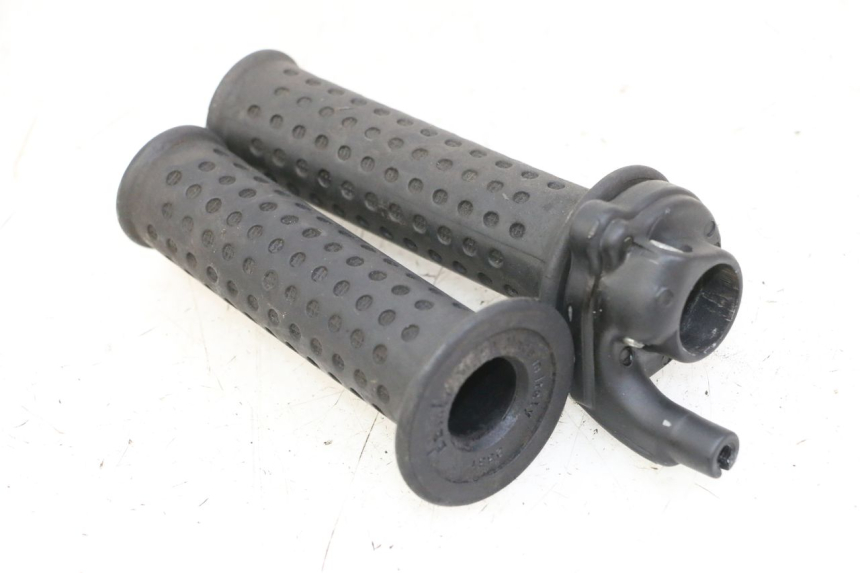 photo de THROTTLE GRIP PIAGGIO VESPA GRANTURISMO 200 (2004 - 2005)
