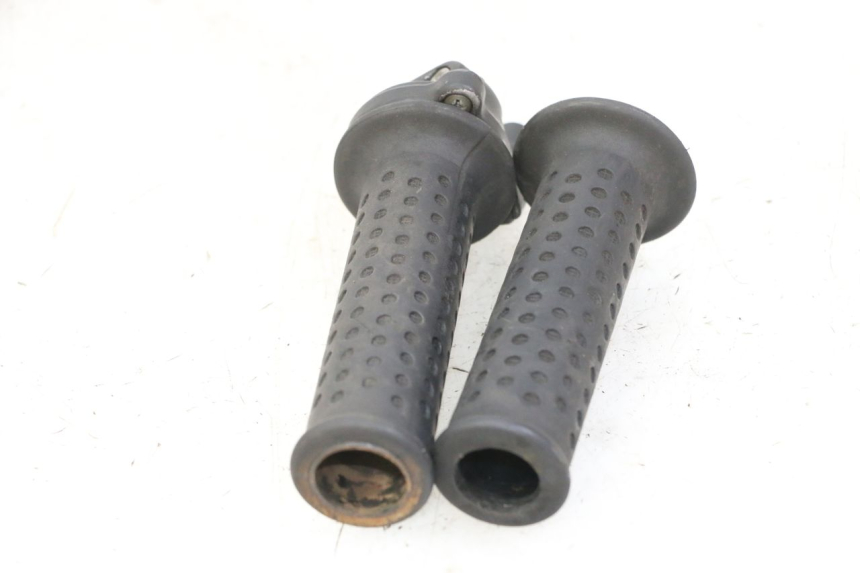 photo de THROTTLE GRIP PIAGGIO VESPA GRANTURISMO 200 (2004 - 2005)